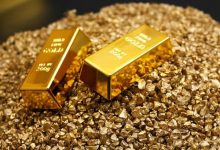 دلار، طلا را به عقب نشینی وا داشت