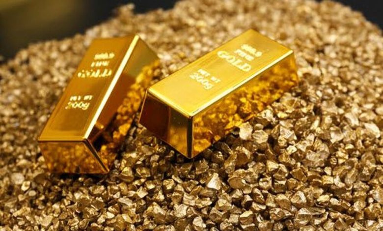 دلار، طلا را به عقب نشینی وا داشت
